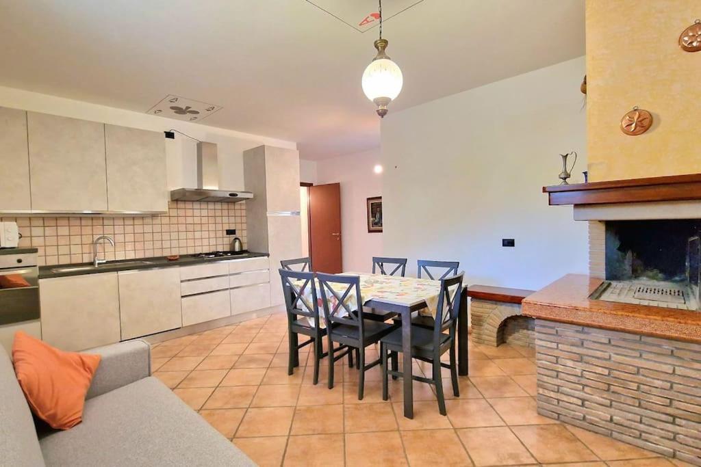 Apartamento Ca' Degli Ulivi Caprino Veronese Exterior foto