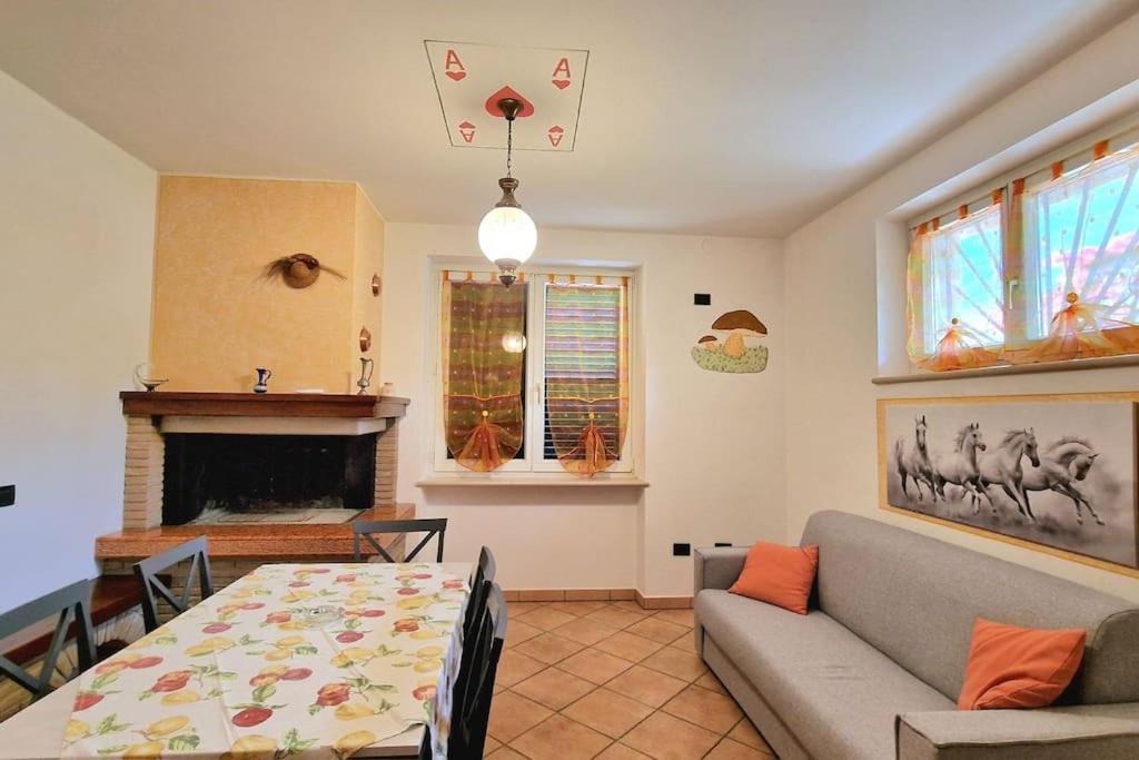 Apartamento Ca' Degli Ulivi Caprino Veronese Exterior foto