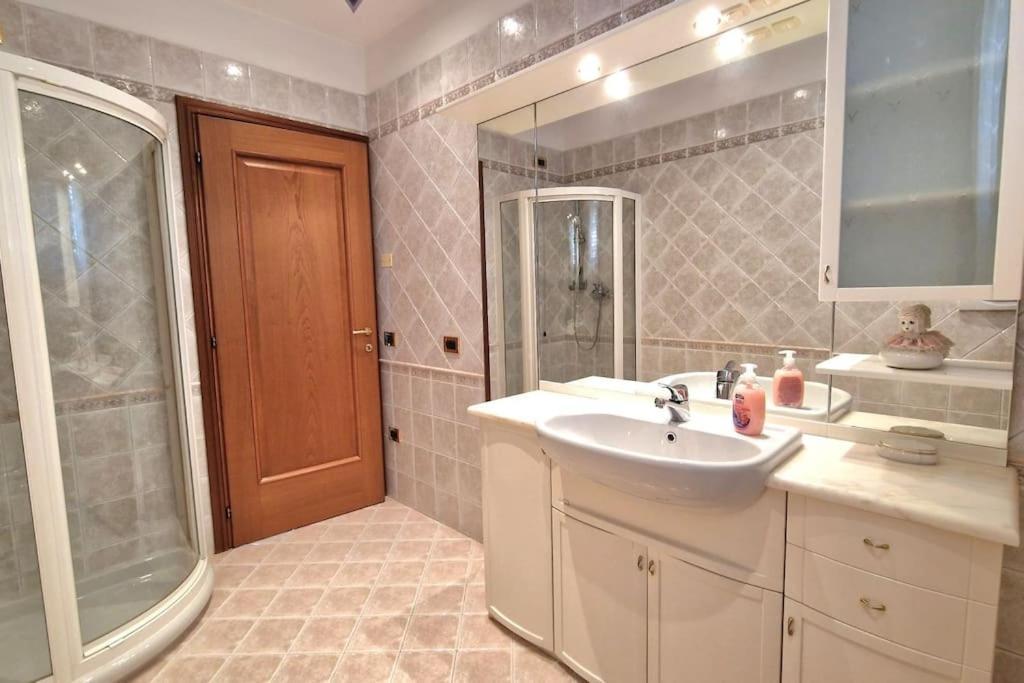 Apartamento Ca' Degli Ulivi Caprino Veronese Exterior foto